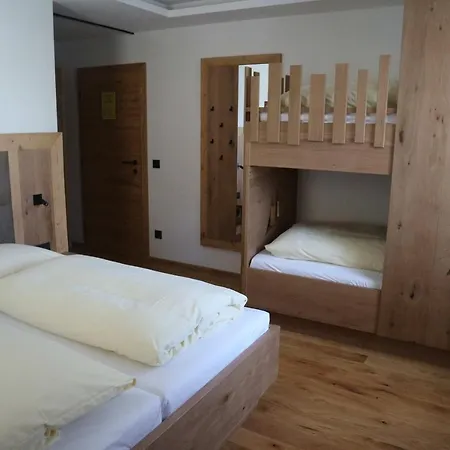 Hotel Alpenhof 3*